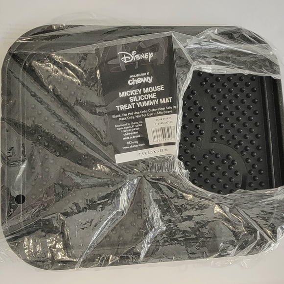 NWT Disney Mickey Mouse Silicone Treat Mat - Cat Dog Lick Mat - Picture 2 of 3